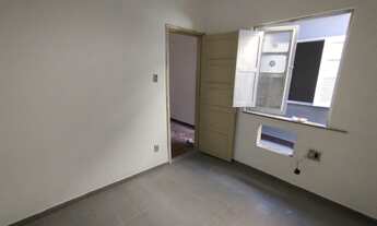 Imagem 5: Casa de vila para venda tem 40 metros quadrados com 1 quarto em Bento Ribeiro - Rio de Jan