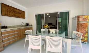 Imagem 6: Casa de condomínio para venda possui 250 metros quadrados com 4 quartos