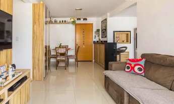 Imagem 2: Apartamento com 2 dormitórios, 68 m², com sacada