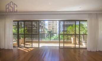 Imagem 5: Apartamento Reformado para aluguel possui 192m2 com 3 Quartos 1 Suíte 3 Vagas na 1a Quadr