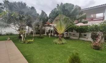 Imagem: Casa de alto padrão em loteamento beira