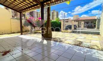 Imagem: Casa à venda em Nova Parnamirim (Parnamirim-RN)