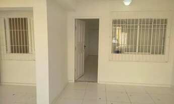 Imagem 5: Casa térrea 2 dormitórios 2 vagas quintal quintal com árvores aceita pet