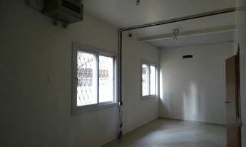 Imagem 7: Excelente casa comercial com amplo estacionamento !