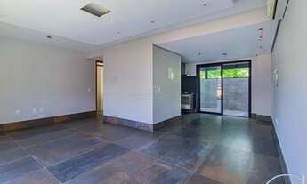 Imagem 2: Casa em Condominio a venda com 3 quartos, 2 vagas e 212m2 no bairro Camaqua, na zona sul d