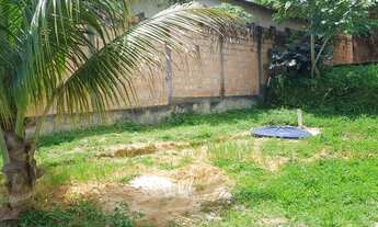 Imagem 3: Bairro do Novo Aleixo . 3 Quartos . Com Quintal . Bem Localizada