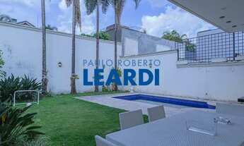 Imagem: CASA ASSOBRADADA - JARDIM PAULISTA - SP