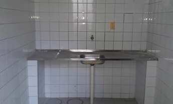 Imagem 5: Casa forrada com 2 quartos, sala, cozinha, um banheiro e quintal, em uma excelente localiz