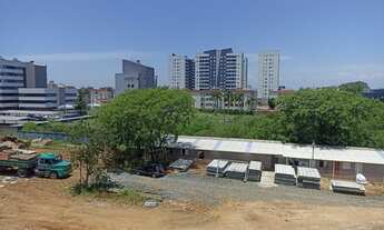 Imagem 2: Apartamento com 80m² de 2 dormitórios, sacada com churrasqueira, vaga de garagem, centro d