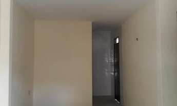 Imagem 7: Casa forrada com 2 quartos, sala, cozinha, um banheiro e quintal, em uma excelente localiz