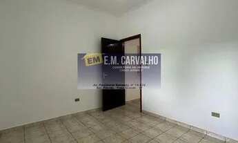 Imagem 2: Casa Geminada à venda, 2 dormitórios, 1 suíte, cozinha com armário, fogão e geladeira, qui