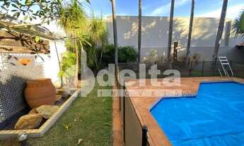 Imagem 2: Casa para aluguel, 5 quartos, 3 suítes, Jardim Karaíba - Uberlândia/MG