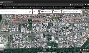 Imagem: Lote de esquina, com 900m² (30 metros de