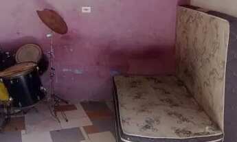 Imagem: Aluga-se quarto e banheiro $500 com água