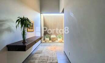 Imagem 3: Sobrado Luxuoso com Vista para o Campo de Golfe no Condomínio Quinta do Golfe Jardins, com