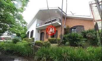 Imagem 2: Casa à venda no bairro Chácara das Pedras, Porto Alegre, RS