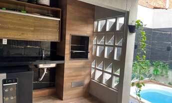 Imagem 4: Casa à VENDA no Jardim América com piscina e energia solar