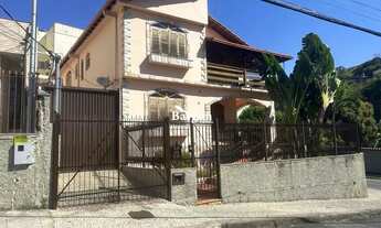 Imagem 2: Casa duplex com 4 quartos sendo 2 suítes a venda no Bairro Santa Cecilia em Juiz de Fora