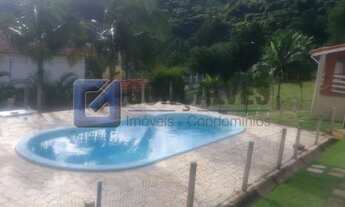Imagem 2: Casa Residencial 3 Quartos com Piscina e 4 Vagas em Joanópolis, SP