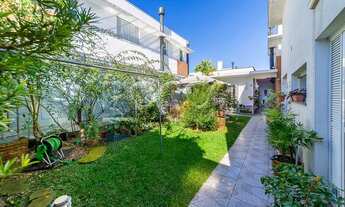 Imagem 2: Casa de condomínio para venda tem 270 metros quadrados com 4 quartos