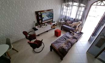 Imagem 4: Excelente Sobrado com piscina, churrasqueira, 3 quartos, 1 suíte, hidromassagem, vaga para