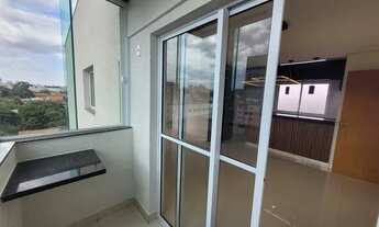 Imagem 3: Apartamento para aluguel possui 90 m2 com 03 quartos em Saraiva - Uberlândia - MG