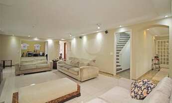 Imagem 2: Duplex com 4 dormitórios e 3 vagas em rua tranquila de Mirandópolis