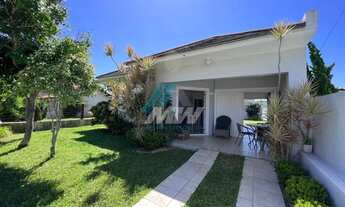 Imagem: Casa em laje de concreto, com 03 dormitórios