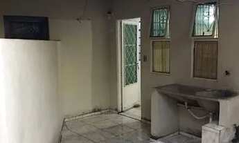 Imagem 2: Aluga-se kitnet Casa com 1 dormitório