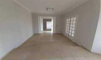 Imagem 7: Casa ampla bem localizada