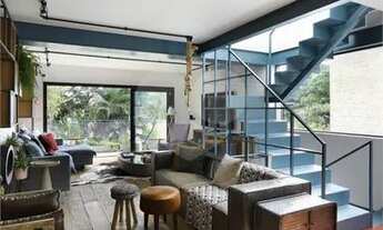 Imagem: Sobrado junto à uma linda praça na Vila