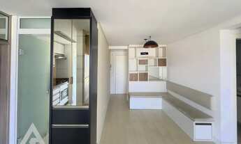 Imagem 5: Apartamento à venda com 3 dormitórios, semimobiliado e uma sacada espaçosa com churrasquei