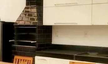 Imagem: Casa de lote inteiro a venda no bairro Lagoa