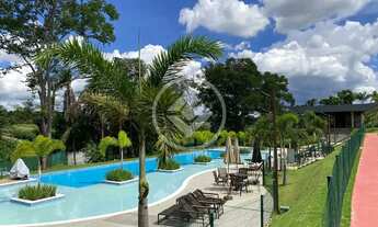 Imagem 4: Jardins Versalhes: Lote em Condomínio Fechado de Alto Padrão! Viva com Segurança, Conforto