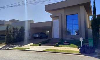 Imagem 6: Casa Jardins Lisboa Casa em Condomínio com 3 Quarto(s) e 4 banheiro(s) à Venda, 220.00 por