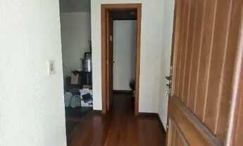 Imagem 2: Casa em Porto Alegre, no bairro Ipanema, com 3 dormitório(s), e 3 banheiros, à v