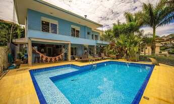 Imagem: Casa com 3 dormitórios, sendo 3 suítes