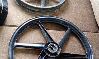 Imagem: Vendo rodas de boa aro 17 e aro 19 600 reais