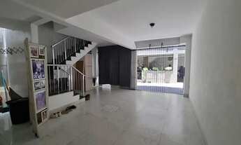 Imagem 5: Casa com 2 Suítes e Laje para Área de Lazer em Condomínio Fechado - Oportunidade Imperdíve