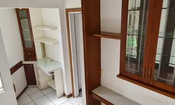 Imagem 2: 2 Qts + 1 Suíte Varanda Sol da Manhã 2º andar Armários Vaga Grande e Coberta