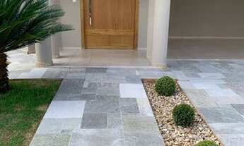 Imagem 2: Sobrado a venda no Condominio Damha III Rio Preto com quatro dormitórios