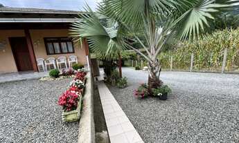 Imagem 5: Casa semi mobiliada à venda com 4 dormitórios e amplo terreno contendo 1.198,00m² localiza