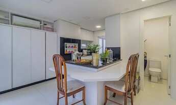 Imagem 4: Casa a venda com 3 dormitorios, 4 vagas e 484m2 no bairro Tristeza, na zona sul de Porto A