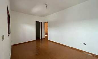 Imagem 2: Casa 02 quartos com garagem coberta