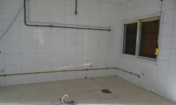 Imagem 4: Excelente casa comercial com amplo estacionamento !