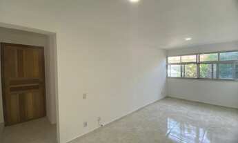 Imagem 2: OPORTUNIDADE!!! Apartamento térreo reformado, claro e arejado próximo ao Ilha Plaza