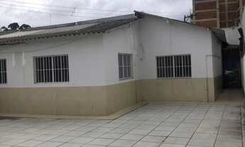 Imagem 2: Imóvel comercial para aluguel e venda possui 400 metros quadrados com 10 quartos