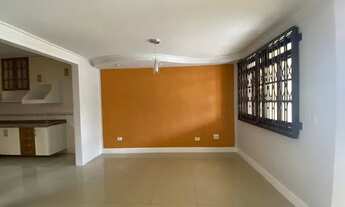 Imagem 3: Sobrado para venda possui 95 metros quadrados com 2 quartos em Costeira - São José dos Pin