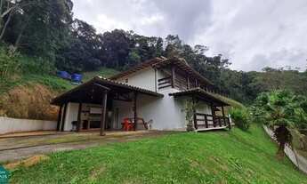 Imagem 2: Casa para aluguel e venda possui 180 metros quadrados com 4 quartos em Araras - Petrópolis