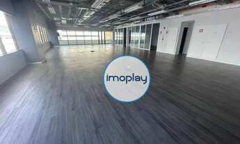 Imagem 3: Conjunto comercial de 756m², com piso elevado, sistema de ar-condicionado e sacada